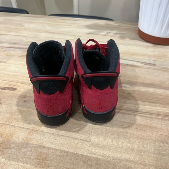 AIR JORDAN 6 RETRO 'TORO BRAVO size 7Y - Picture 2 of 9